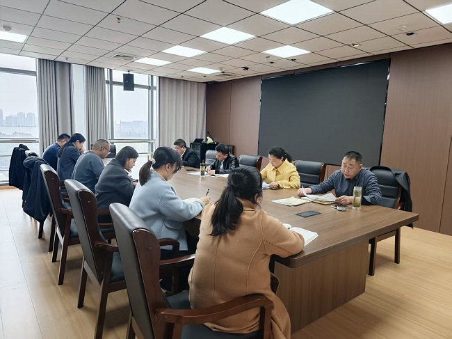 市机关事务处举办树立和践行正确政绩观学习教育读书班暨党组理论学习中心组
专题学习研讨会